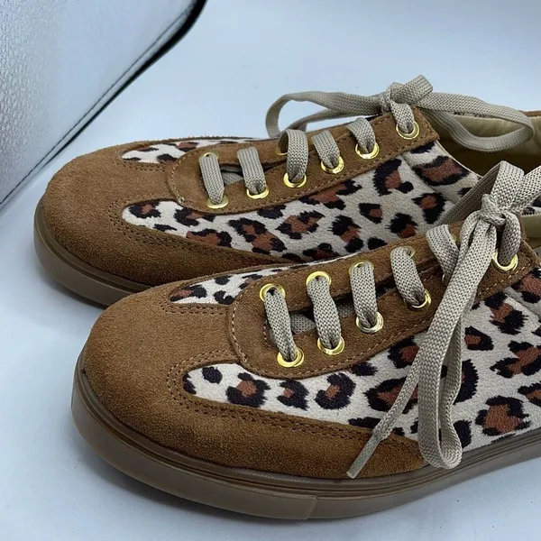 NWT Andre’ size 7 made in Italy suede animal print sneakers. - Image 7