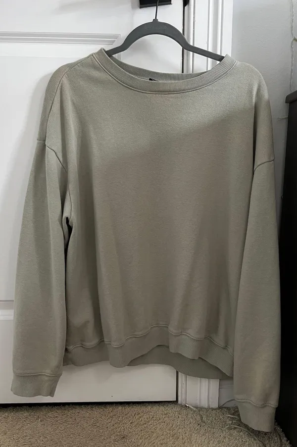 H&M Sweatshirt - Image 2