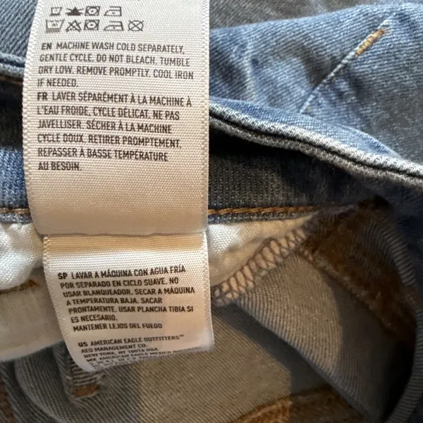 American Eagle Women's Jean Mom Shorts 4 Light Blue Denim Stretch Rolled Cuff - Image 5