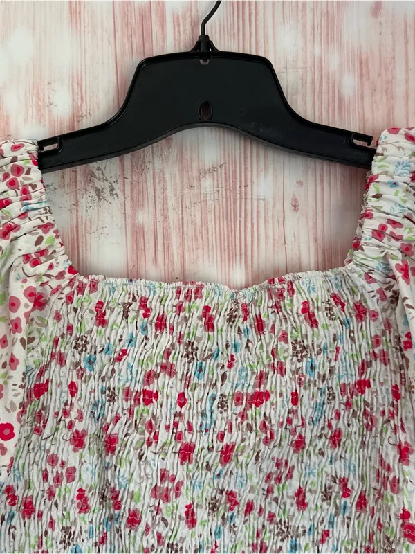 Sokie Collective White Puff Sleeve Greenwich Ditsy Floral Smocked Top Sz M - Image 11