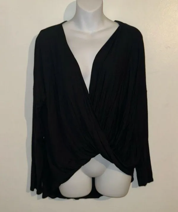 21Saints long sleeve high-low V-neck long sleeve shirt in black new size large - Image 11