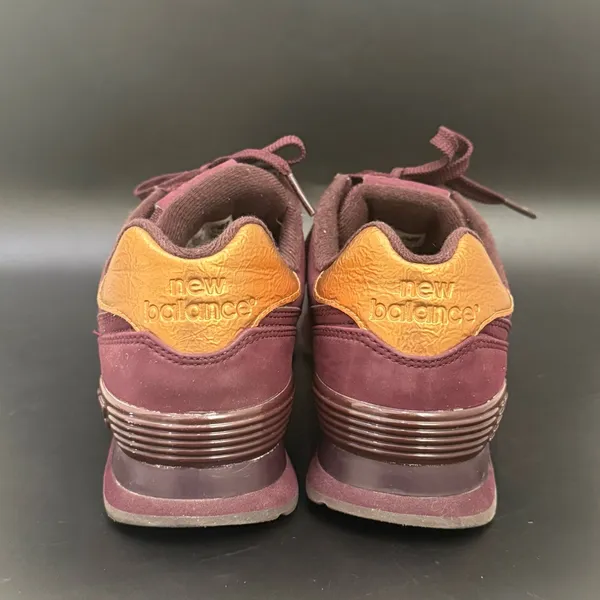 NEW BALANCE 574 Molten Maroon Burgundy Creased Gold Heel Sneakers Size 7 - Image 4