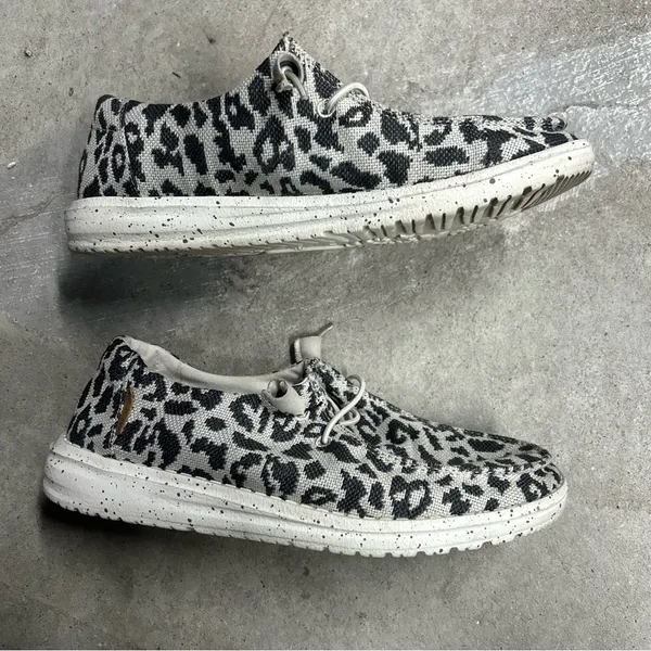 Hey Dude Women’s Wendy Woven Cheetah Grey Slip On Shoes Size 7 - Image 3