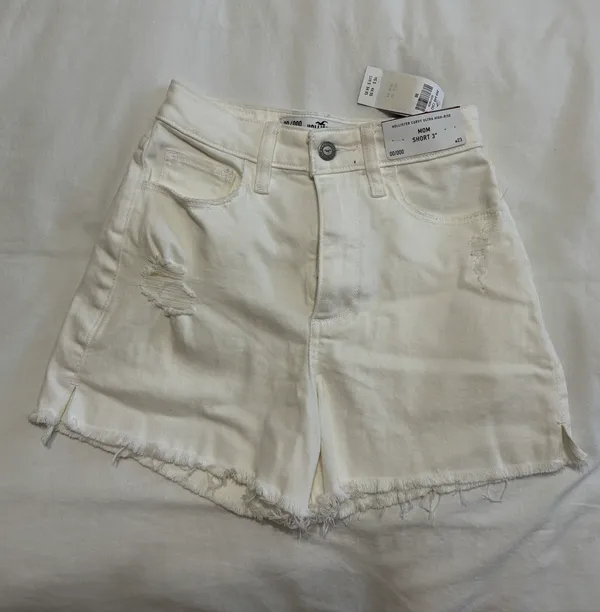 Hollister Curvy Ultra High Rise Mom Shorts - Image 3