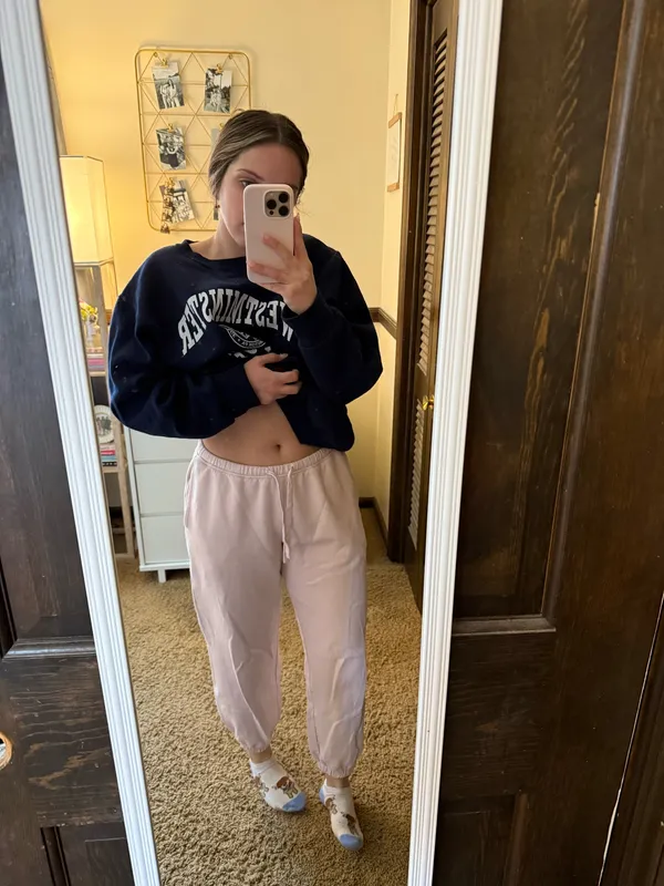 Hollister pink sweatpants - Image 5
