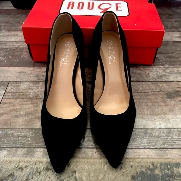 New Rouge helium black suede texture NWT - Image 3
