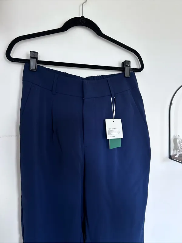 NWT Halara Navy Blue High Rise Straight Leg Pants Size Medium - Image 3