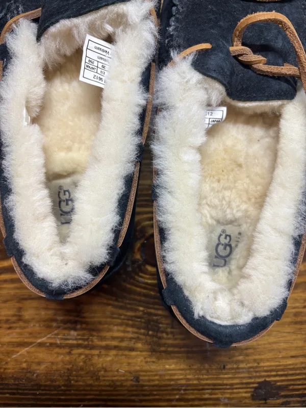 UGG black Dakota Moccasin Slippers Women Size 8 - Image 5