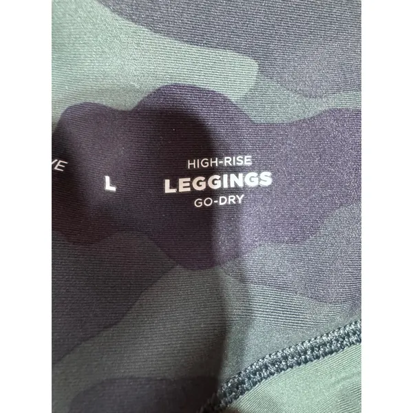 Old Navy Women's L Green Camo Leggings Powersoft High-Rise‎ Go-Dry - Image 5