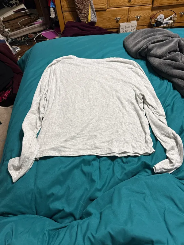 Old Navy Bestee Tee - Image 3