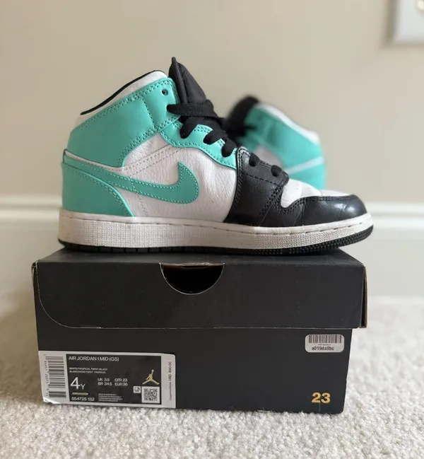 Air Jordan 1 Mid - Image 5