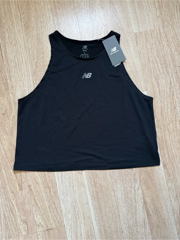 New Balance Women’s Black WT53157 Drapey Tank Size Large - Image 2