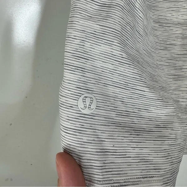 Lululemon On The Fly Short *2.5" Wee Are From Space Nimbus Battleship Size 4‎ - Image 7