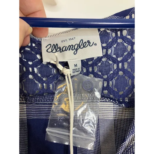Wrangler Plaid Top Women Medium Blue NWT Crochet Lace Tie Front Sleeveless - Image 3