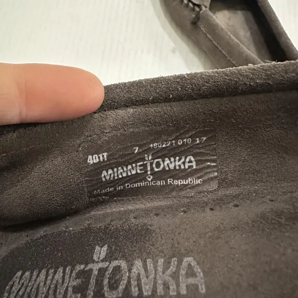 Minnetonka Moccasin‎ Shoes Womens 7 38 Gray Suede Slip On Bow Comfort Flat 401T - Image 7
