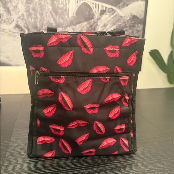 Lips Black & Pink Top Handle Tote Bag Shopper Travel Bag Zippered Pockets - Image 2