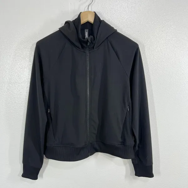 Vuori Daily Jacket Womens Large Black Hooded Full Zip Bomber Ribbed Trim Active - Image 3