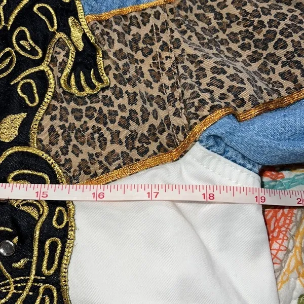 Zana di women’s long sleeve button front cheetah leopard gold tacky animal print - Image 4