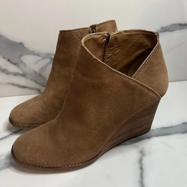 Lucky Brand Womens Tan Suede Zip Round Toe Wedge Heel Yakeena Boot Sz 9 Festival - Image 3