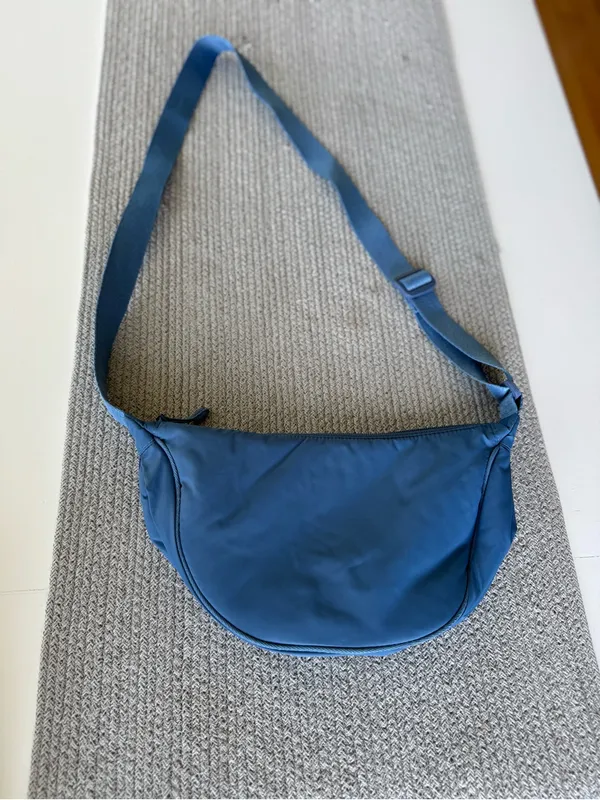 32 Degrees Light Blue Crescent Adjustable Shoulder Bag New - Image 8