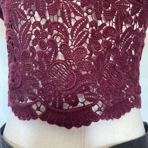 Abercrombie Fitch Y2K Crochet Crop Women Top XS Festival Coquette Boho Burgundy - Image 4
