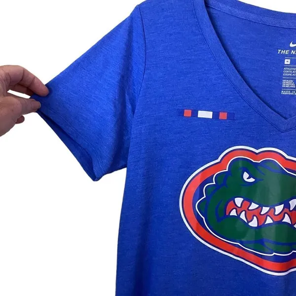 The Florida Gators V-Neck Nike Graphic T-Shirt Size Medium - Image 3
