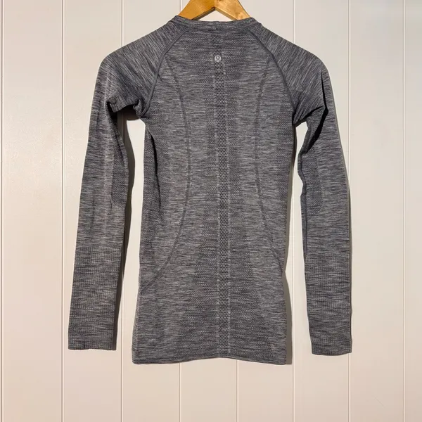 Lululemon Swiftly Tech Long Sleeve Gray Thumbhole Running Top Size 2 Athletic - Image 5