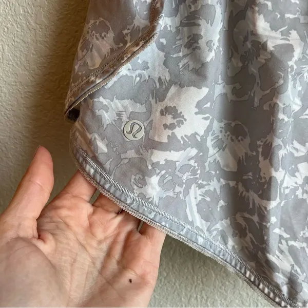 Lululemon Gray Floral Run Short - Image 4
