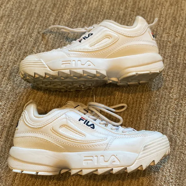 Fila tennis shoes - Image 5
