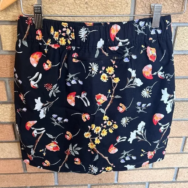 The North Face Floral Sprinted Athletic Nylon Blend Skort Size Small - Image 3