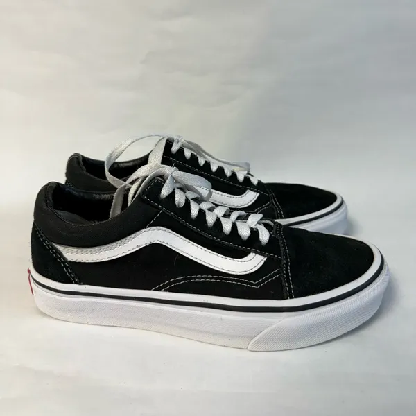 Vans Unisex Suede Sneakers - Image 6
