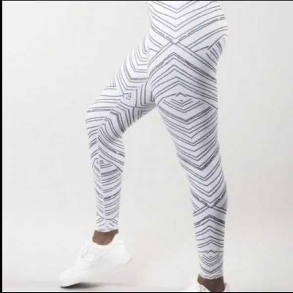 BuffBunny Slay Leggings Medium White Black Zebra Geometric High Waist Activewear - Image 4