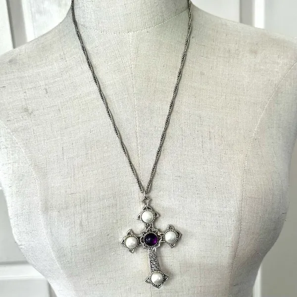 Sarah Coventry crusader cross pendant necklace - Image 2