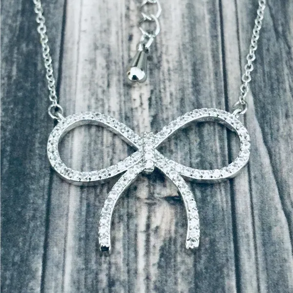 Elegant Silver Bow Necklace - Image 5