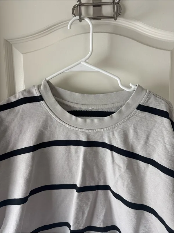 lululemon athletica Gray and Black Striped Cropped Sweatshirt / C46 - Image 2