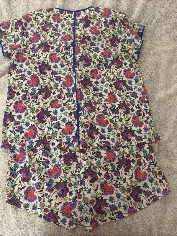 Summersalt Silky Shorts Pajama Set - Image 3