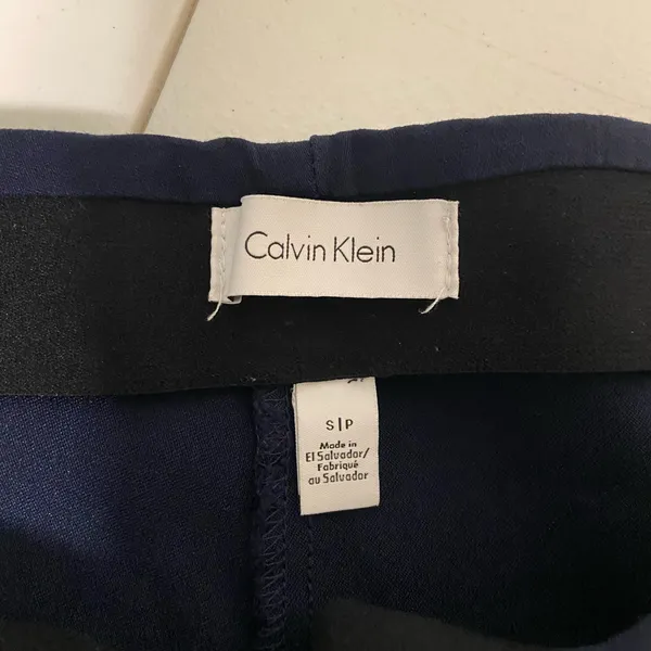 EUC Calvin Klein women’s navy blue‎ pull on stretch slim cut dress pants small - Image 6