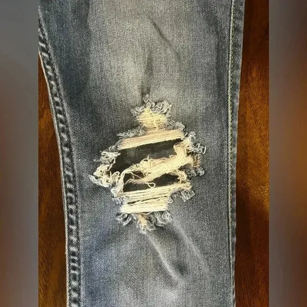 HOLLISTER ― 5 SHORT ― MID-RISE JEAN LEGGING Distressed Light Wash Jeans - Image 9