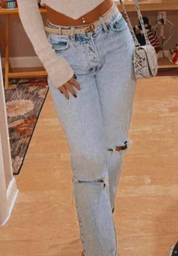 Abercrombie & Fitch Light Wash Curve Love High Rise Jeans - Image 6