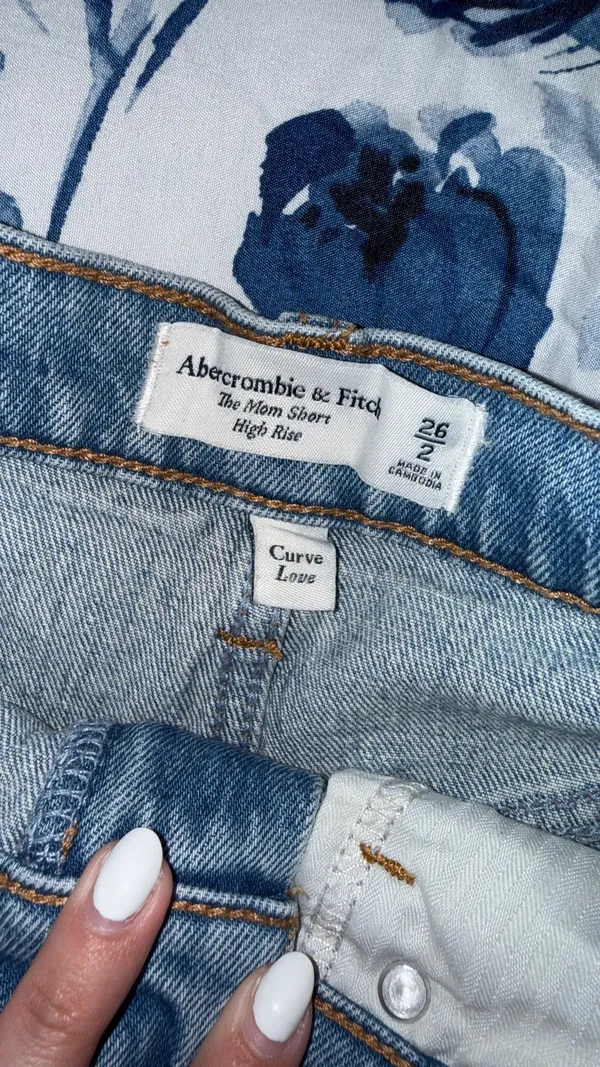 Abercrombie The Mom Shorts High-Rise - Image 3