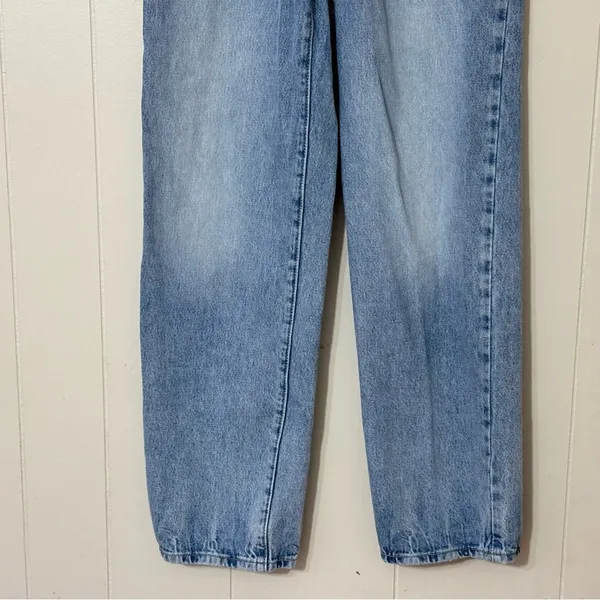 Levi’s ‘94 Baggy Jeans Women’s Size 24 High Rise Straight Leg Light Wash Denim - Image 3