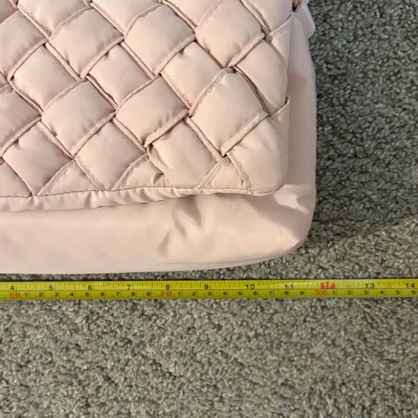 Chic Quilted Pink Crossbody Bag - Image 5