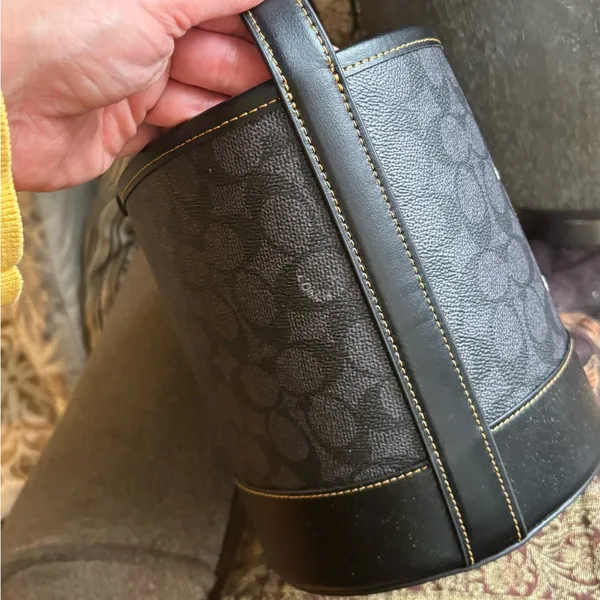 Authentic Coach Signature/Smooth leather w Celestial Cat Design bucket shoulder - Image 10