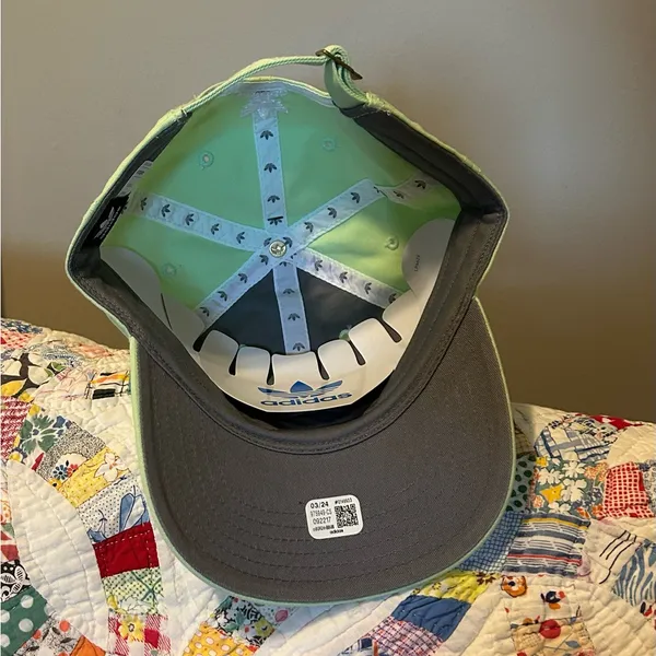 NWT Women’s Adidas Spring Green Baseball Cap - Image 3