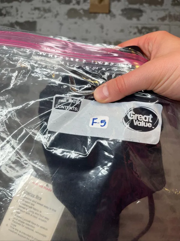 Lululemon | women nwt black energy bra with pads - Image 3