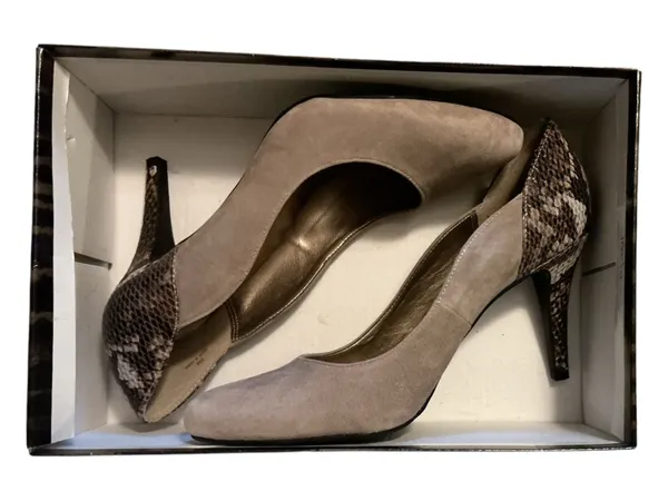 NIB Moda Spana Lexi Taupe Suede & Faux Snakeskin Pump Heels - Size 9M - Image 4