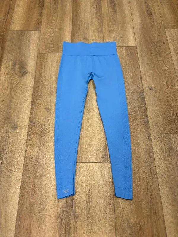 🌟 Set Active 🌟 X Revolve Seamless Active Leggings Blue Capri Sz M - Image 6