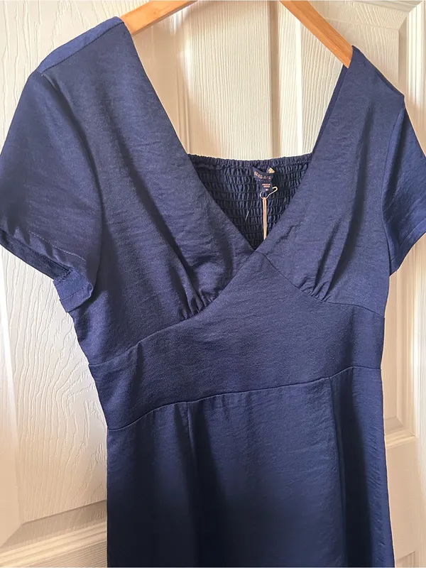 Skies are Blue Navy Satin Flutter Sleeve Midi Dress Sz Med Autumn Wedding Guest - Image 2