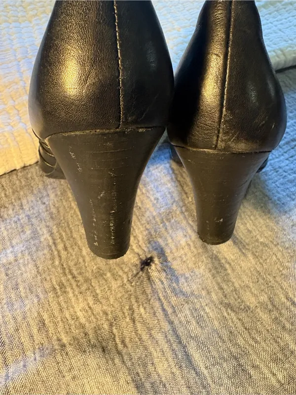 Born Black Leather Knee High Heeled Boots size 9 - Image 7