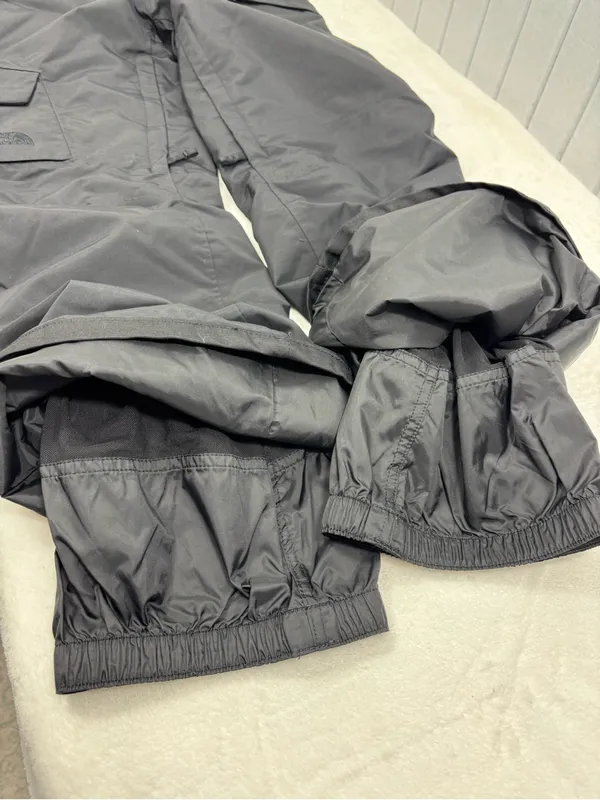 The North Face Black Women's Cargo Snow Pants size XS /TP - Image 7